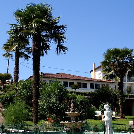 Aux Tauzins Hotel Montfort-en-Chalosse Exterior photo